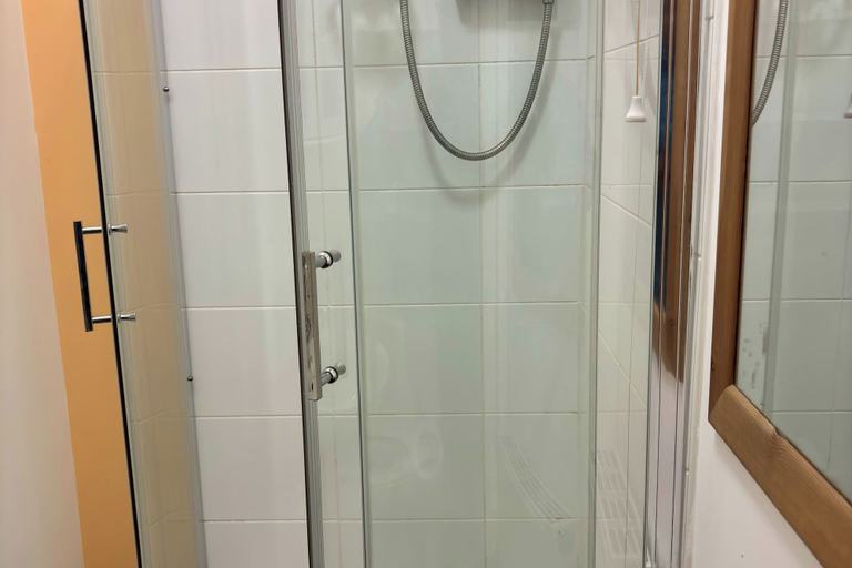 Bathroom 4, Sandon Apartment Oasis in Birmingham, Sandwell