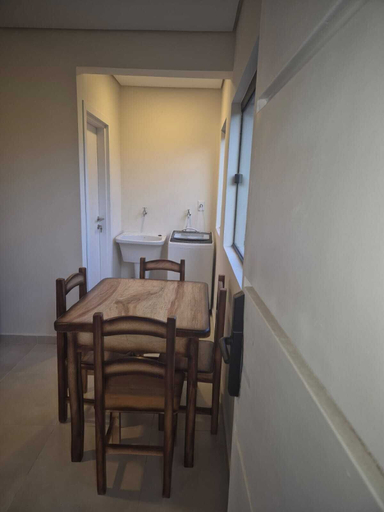 Room 5, Edificio Navarra, Lambaré