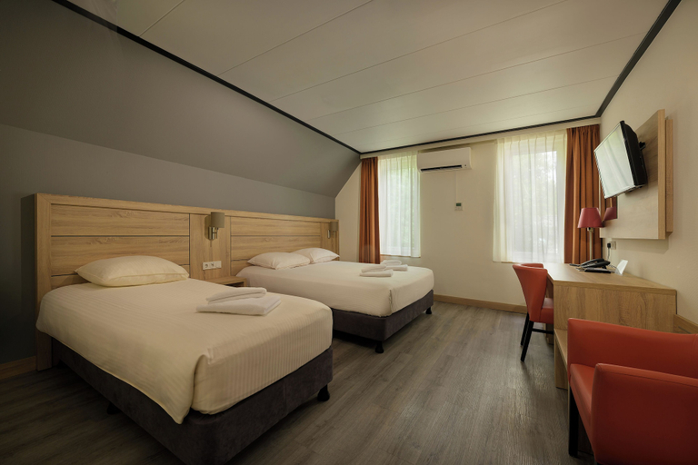 Bedroom 3, Atlas Hotel Village, Brielle