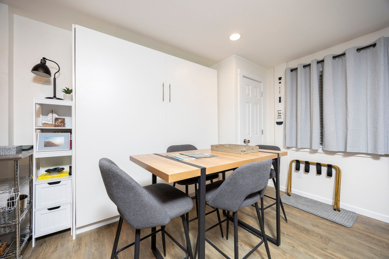 Dining, 124 Bldg B Studio, Nevada