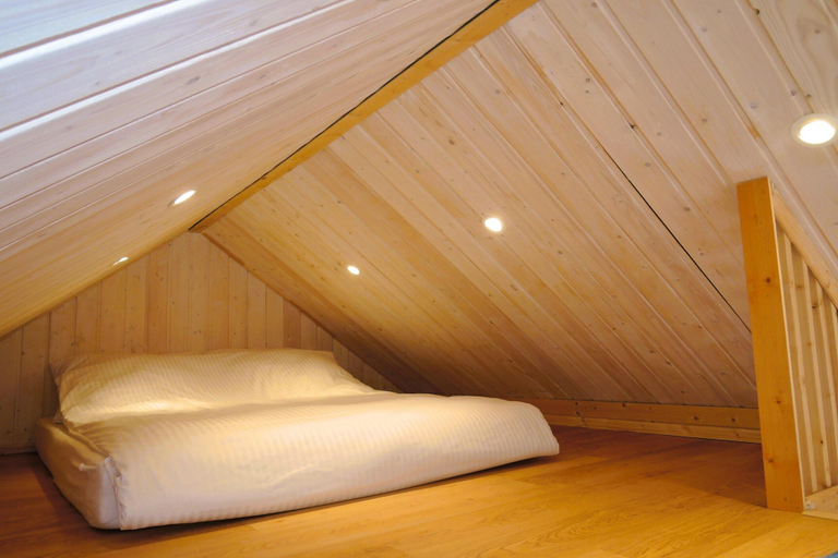Room 5, Holiday Homes With Swimming Pool, Close to the sea, Kamień