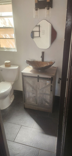 Bathroom 4, Brad's Desert Inn, Navajo