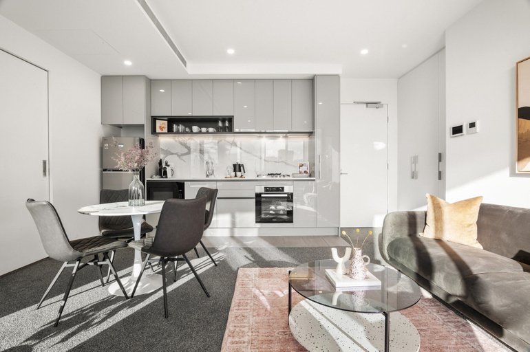 Interior 2, Elegant 2-bed With Superb Views & Amenities, Melbourne