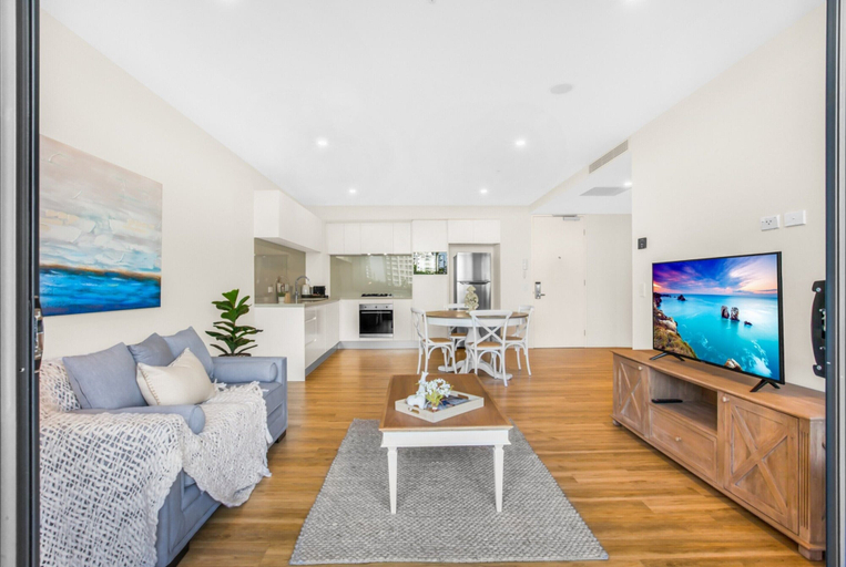 Others 3, Sun Drenched Apartment in the Heart of Surfers, Gold Coast