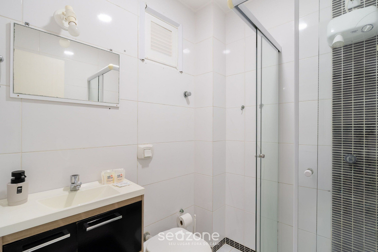 Bathroom, Apartments in a Building 500m From Canasvieiras Beach - Gals, Florianopolis