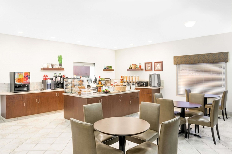 Food & Drinks 4, Ramada By Wyndham Olds, Division No. 6