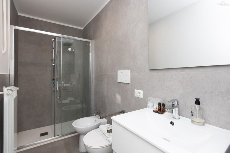 Bathroom 4, Rental in Rome Vatican Secret Apartment, Rome