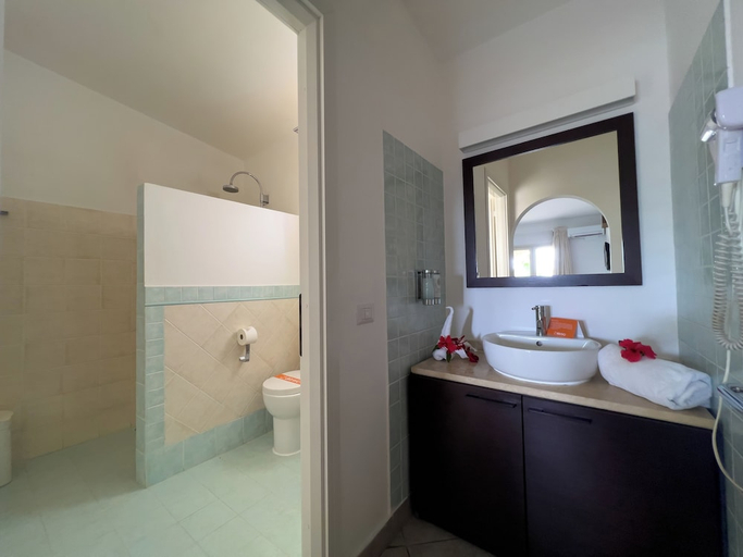 Bathroom 5, VOI Praia de Chaves Resort