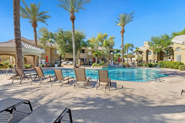 Room 2, Shea 2 in Scottsdale, Maricopa