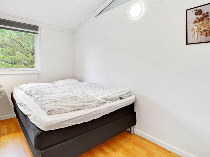 Bedroom 2, 8 Person Holiday Home in Romo, Tønder
