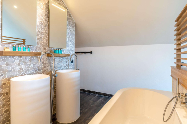 Bathroom 2, Stylish Overnight Stay With a hot tub and Atmospheric Fireplace, Texel