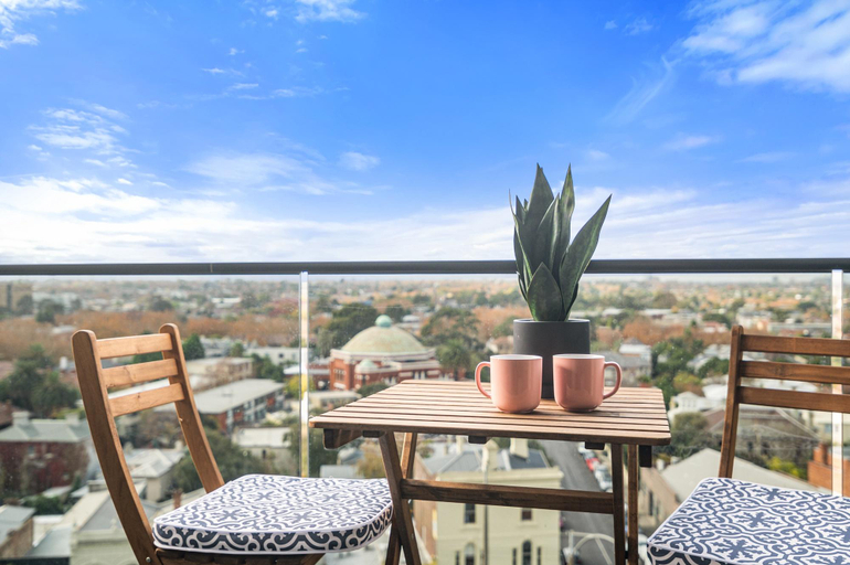 Balcony/terrace 2, Bright 1-Bed Apartment Near Beach and Cafés, Melbourne