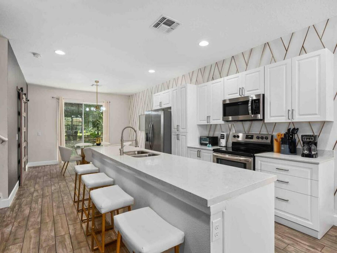 Room 4, Super Calm- Sleeps 17 W Designs Close TO Parks, Osceola