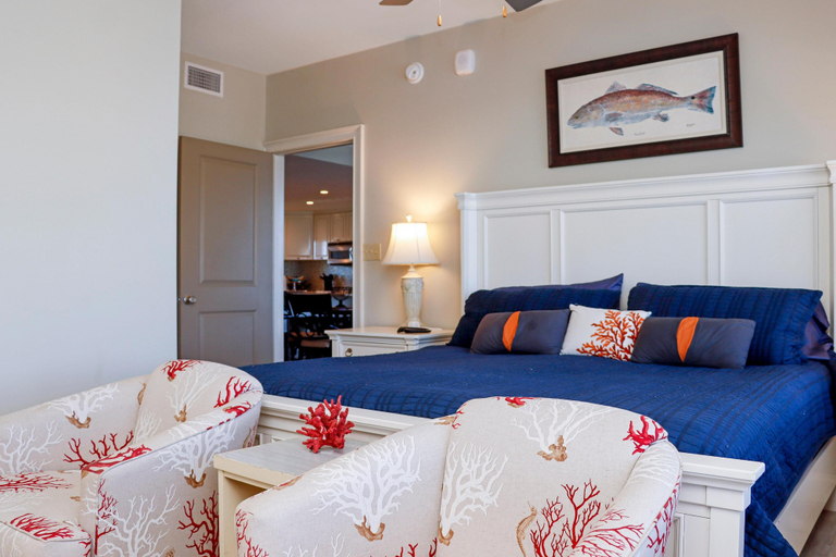 Room 2, The Villas #302, Bay