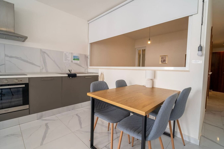 Room 2, Cozy Apartment With Balcony in Xlendi Bay Gozo