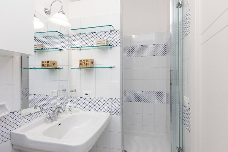 Bathroom 2, Rental in Rome Ciambella Art Home, Roma