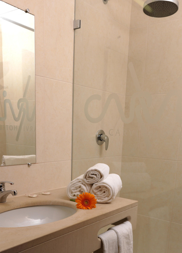 Bathroom 3, Carvi Beach Hotel, Lagos