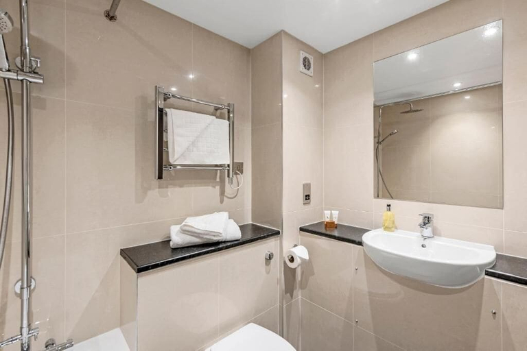 Bathroom 5, Dragonfly Hotel King's Lynn, Cambridgeshire