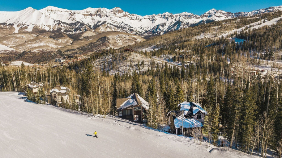 Snow and ski sports 3, Winterleaf 4 Bedroom Home by RedAwning, San Miguel