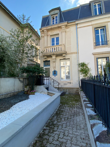 Primary image