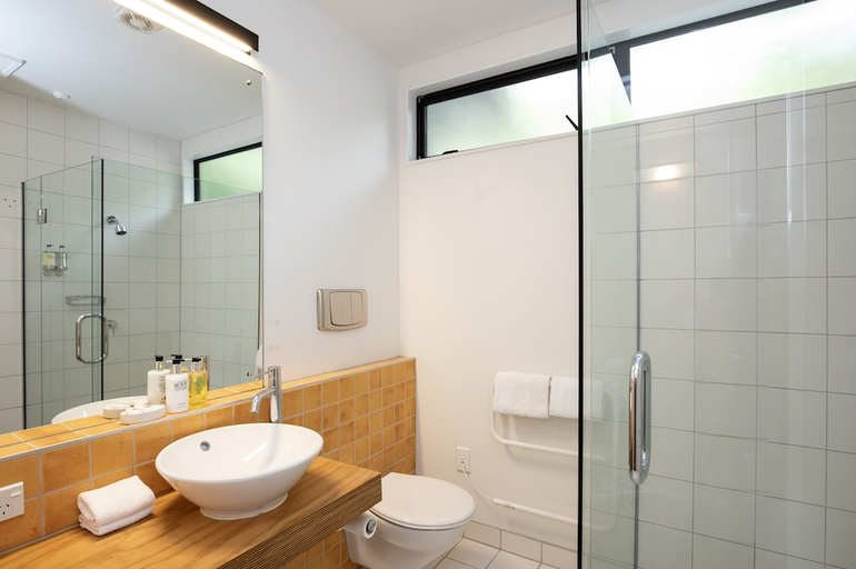 Bathroom 4, Scenic Hotel Punakaiki, Buller