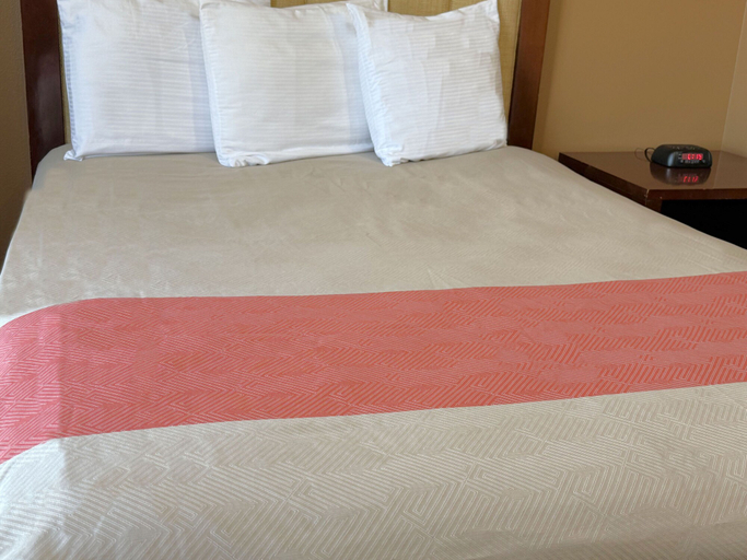 Bedroom 3, Town House Extended Stay Hotel Downtown, Lancaster