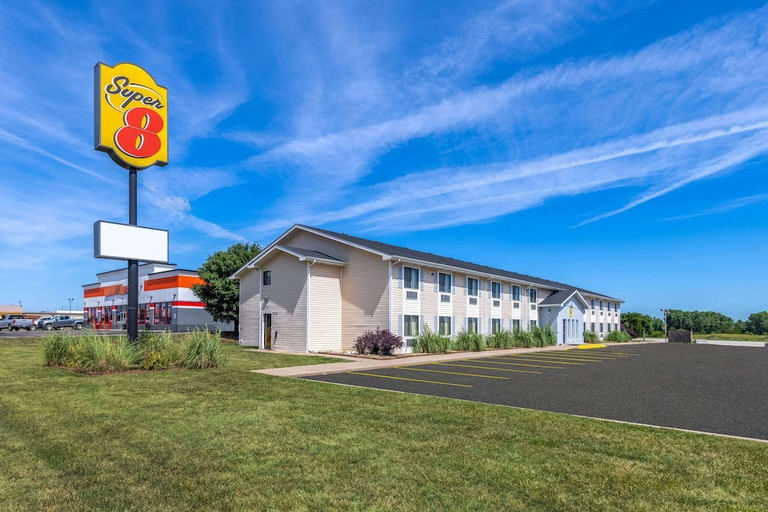 Exterior & Views 2, Super 8 by Wyndham El Dorado, Butler