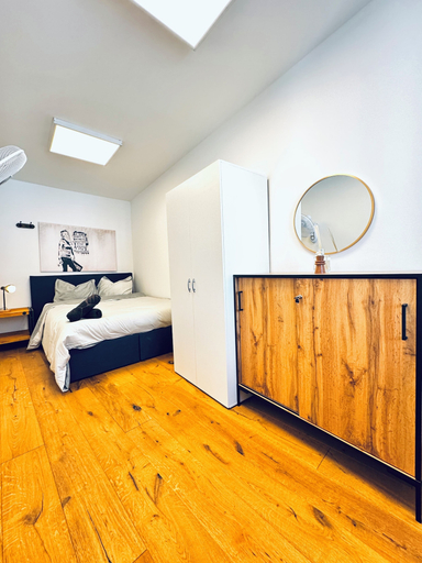 Room 4, Cozy 5BR Apartment Near Kaufpark, Wien