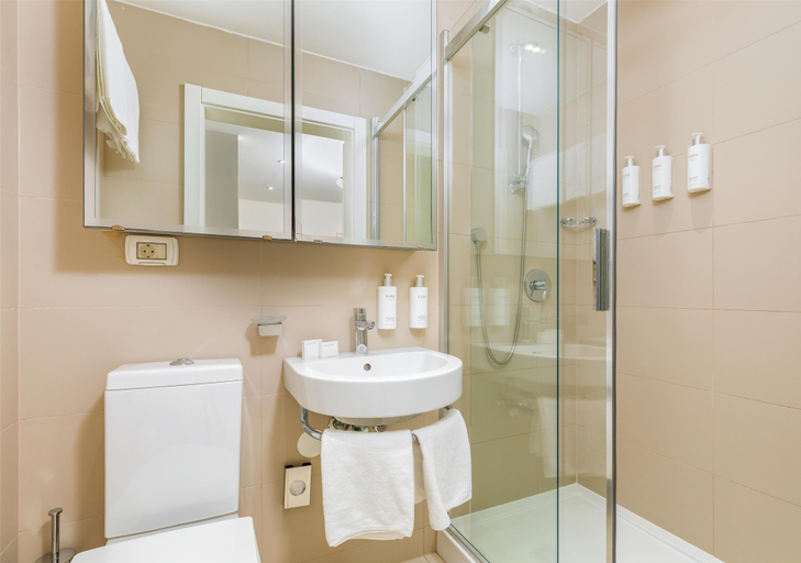 Bathroom 5, Park Plaza Verudela Pula, Pula