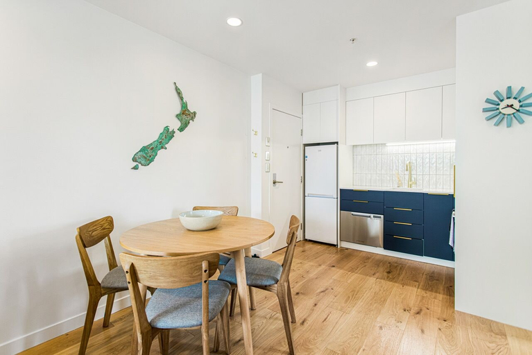 Private kitchen 4, Modern 2BR in CBD - Zodiak Stays, Waitakere