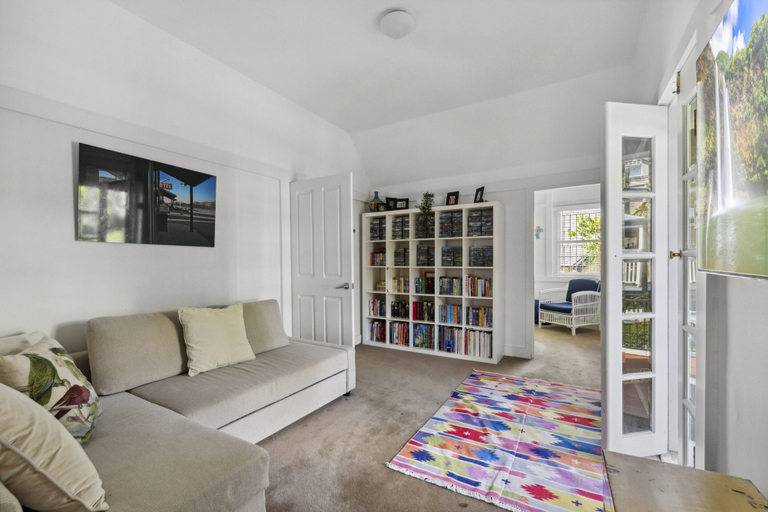 Living room 3, Poolside Stay - Close to Taronga Zoo & Luna Park, Sydney