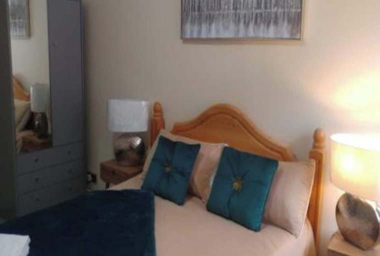 Room 3, Gourock Blissful Apartment With 3 Bedrooms, Inverclyde