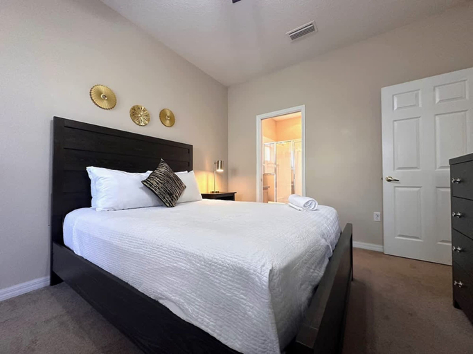 Room 4, Disney Hideaway Villa Sleeps 9 4Bd Home With Pool, Polk