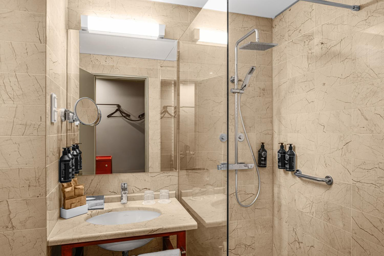 Bathroom 3, Hotel Lycium Debrecen - Handwritten Collection, Debrecen