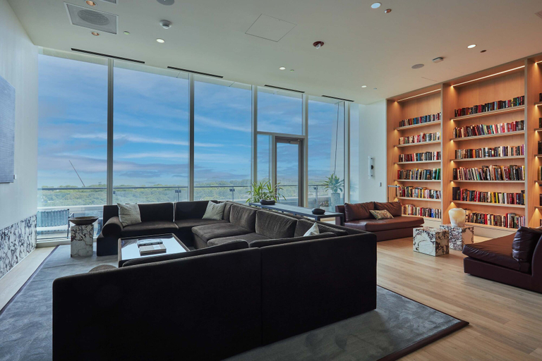 Room 2, Sky-high Living Lake Views Elite Experience, Cook
