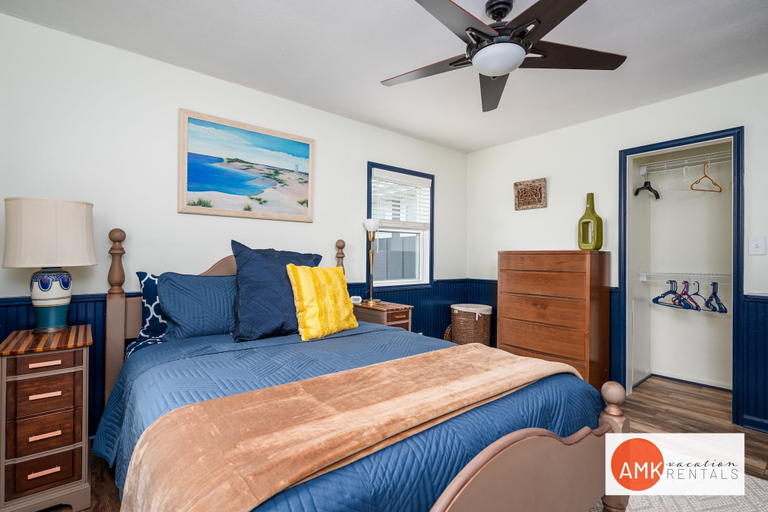 Room 4, 1 Happy Acre in Holland, Allegan