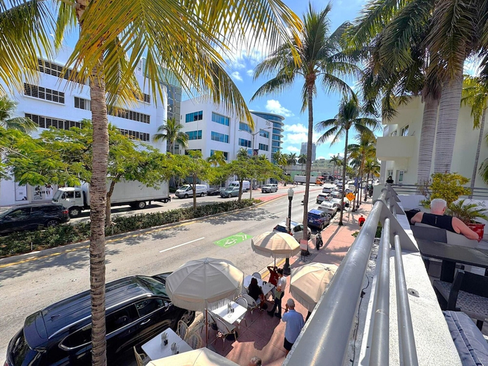 Others 3, The Cove By Renzzi, Miami-Dade