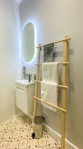 Bathroom 5, Old Town Trinity Apt No 3 By Adliv, Kent
