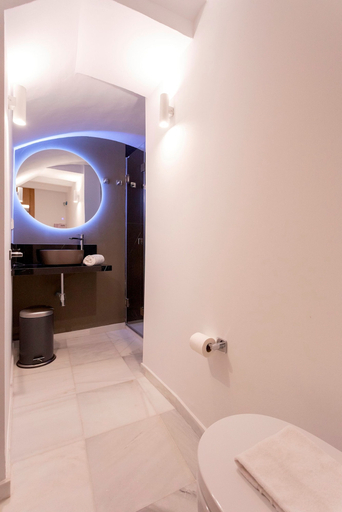 Room 2, Cozy 2BD Duplex in Seville Center Gran Poder, Sevilla