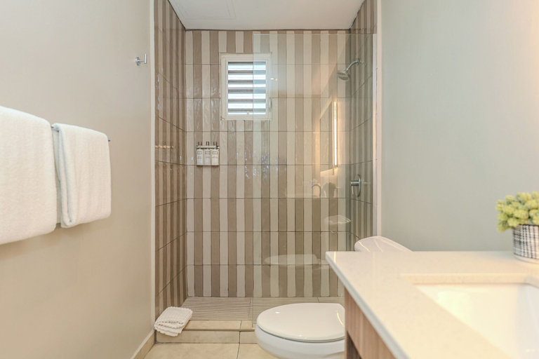 Bathroom 4, Comfort Inn & Suites Levittown