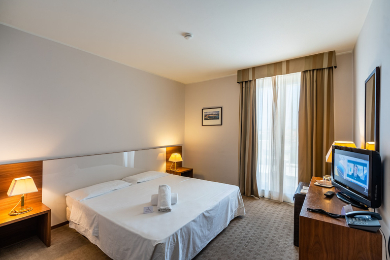 Bedroom 3, Capo Peloro Resort, Messina