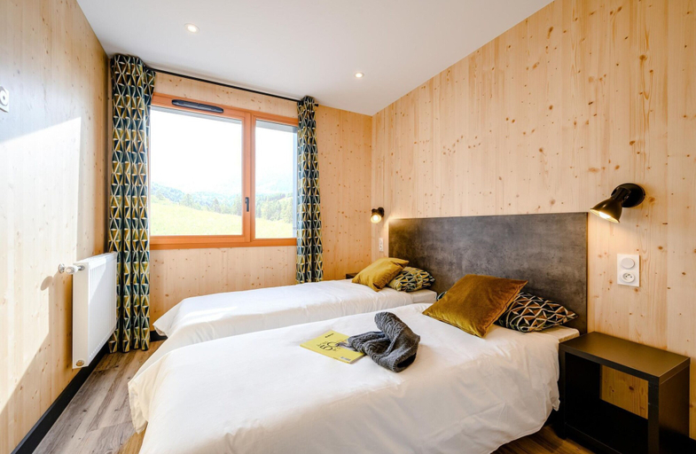 Room 3, Apartment in Le Corbier With Spa & Pool, Savoie