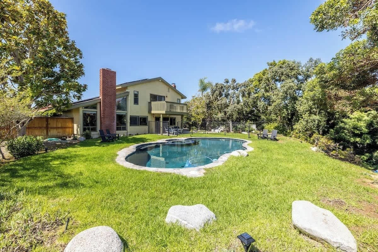 Room 2, Hot Tub Pool 3bed Home, San Diego