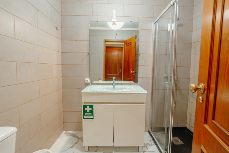 Room 3, Matosinhos SEA Side 1BD by Vacationy, Matosinhos