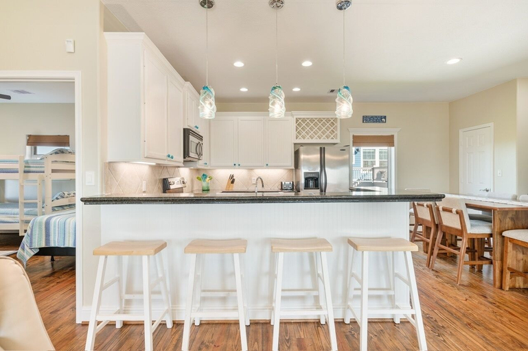 Private kitchen 5, Gulf Winds 3 Bedroom Home, Galveston