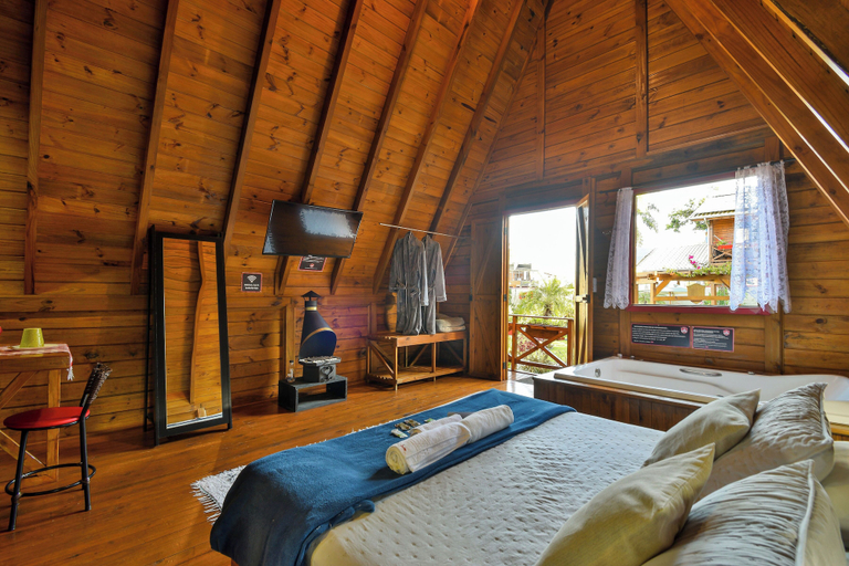 Bedroom 3, Chalé Suíço Bombinhas, Bombinhas