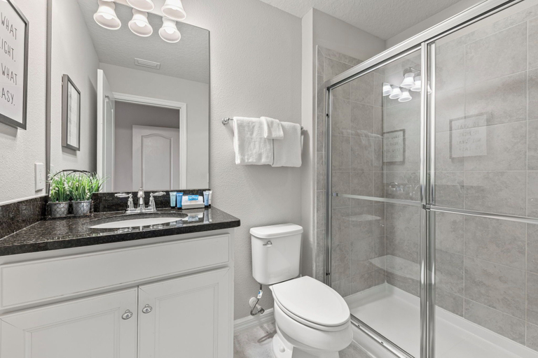 Bathroom 5, Beautiful Townhome W/private Pool 7 mi to Disney, Osceola