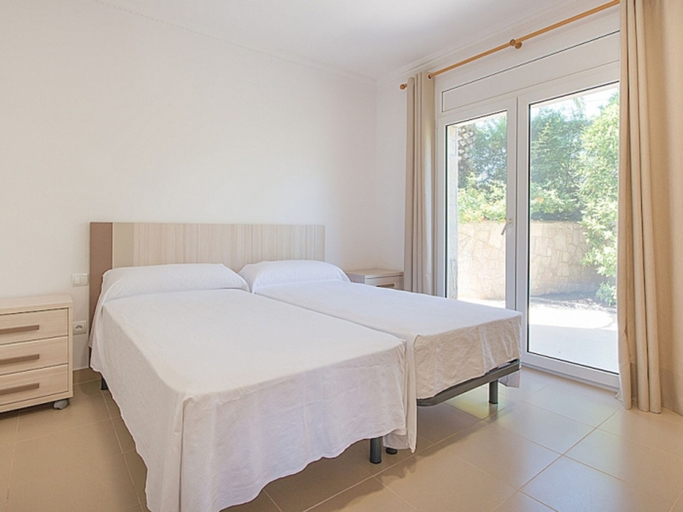Room 3, Th01 Villa en Salou 4 Dorm 4 ba os Barbacoa, Tarragona