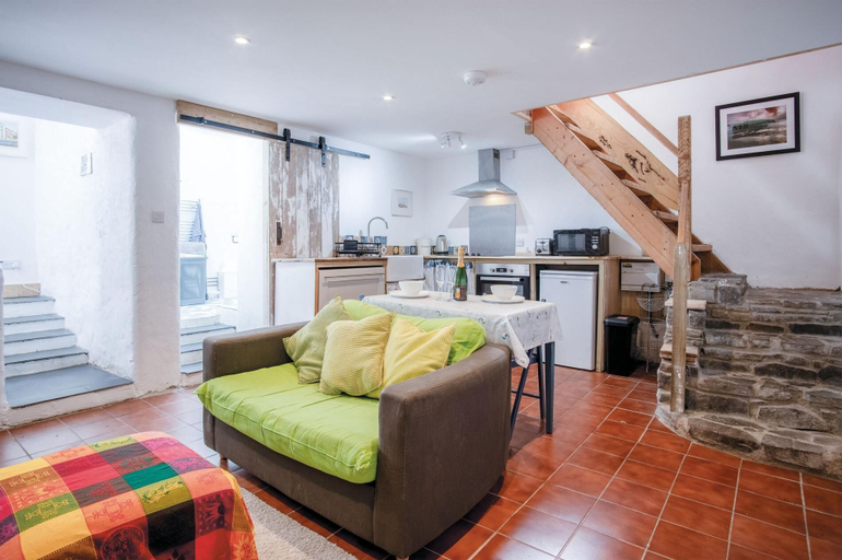 Others 2, Soap Barn - 1 Bedroom Cottage - Manorbier, Pembrokeshire
