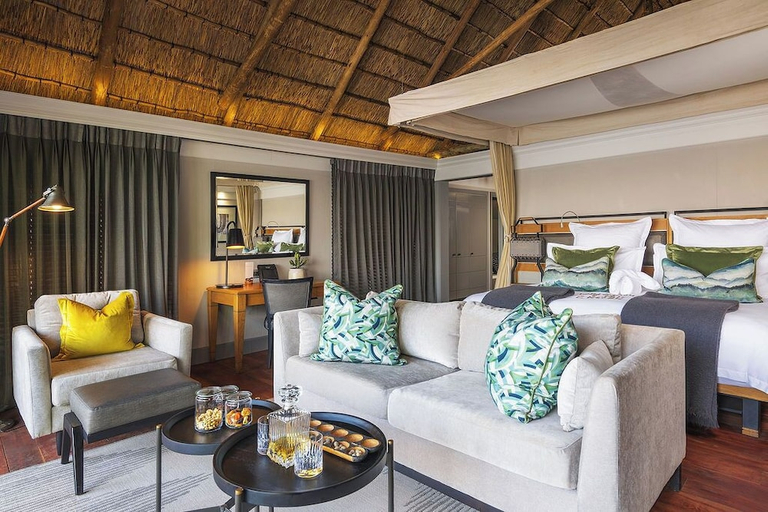 Bedroom 2, Chobe Water Villas, Kabe